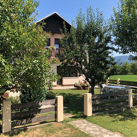 Apartment Arya Кореница Екстериор снимка