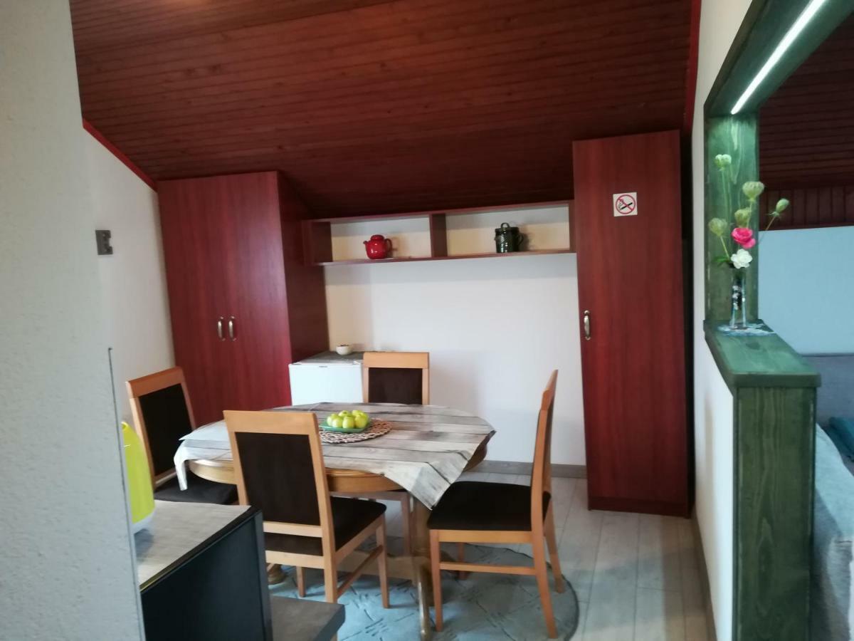 Apartment Arya Кореница Екстериор снимка